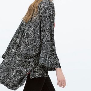 Kimono in Black White and Gray Size M Zara Trafuluc Reversible